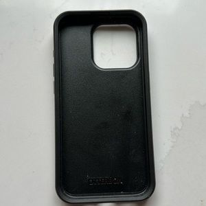 VGUC otterbox Apple 15 pro phone case